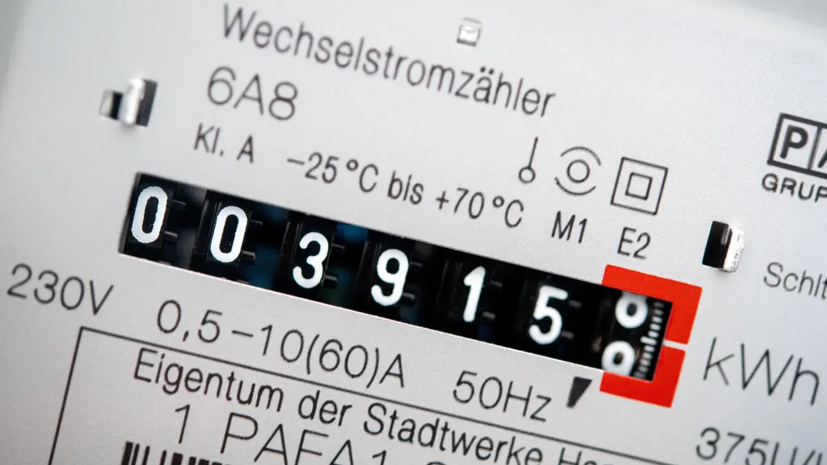Was beim privaten Verbrauch noch kleinere Summen ausmacht, kann sich bei großen kommunalen Einrichtungen schon in ganz anderen Dimensionen bewegen. Aber braucht es dafür in der Kreisverwaltung gleich zwei Energiemanager?