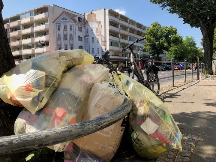 Gelbe Säcke bleiben hängen — Alba schafft Klarheit