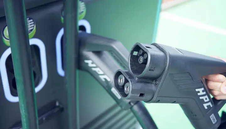 Elektroauto aufladen – in 15 Minuten Strom für 200 Kilometer