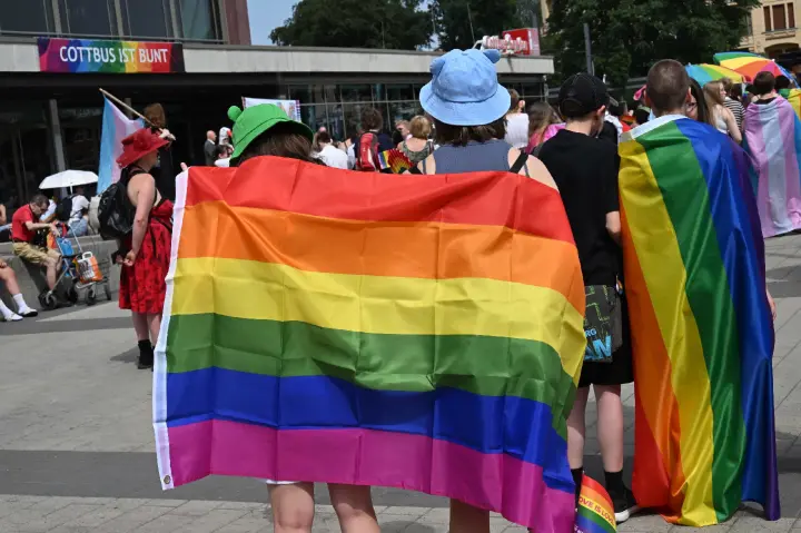 Von Bad Freienwalde bis Cottbus, der Hass auf Vielfalt wächst