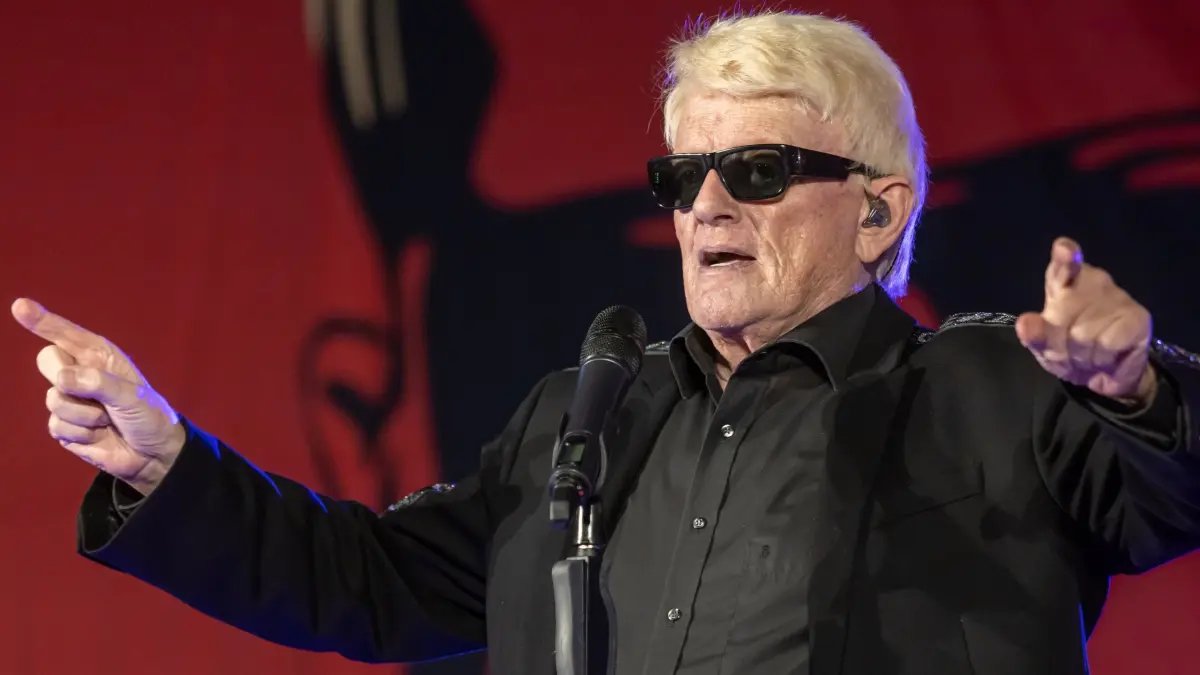 Kurz vor der Abreise in die USA wo Heino am 22. August ein Konzert in New York und dann noch zwei weitere in Philadephia und New Jersey gibt, schaute er noch einmal in Frankfurt (Oder) vorbei, wo er in der St. Marienkirche spielte. Seine Hits konnten die mehr als 300 Zuschauer alle mitsingen und auch an Applaus wurde nicht gespart.