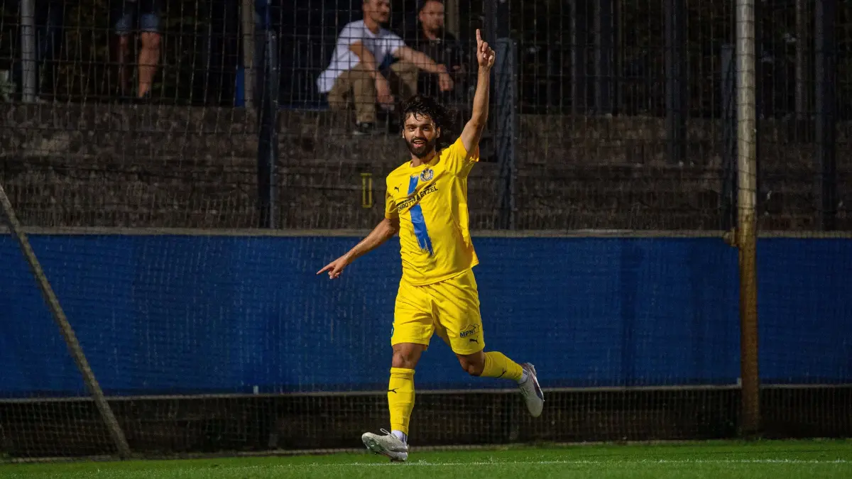 RLNO Hertha BSC II - Lok Leipzig 2024/25: Fussball, Herren, Saison 2024/2025, Regionalliga Nordost (6. Spieltag), Hertha BSC II - 1. FC Lokomotive Leipzig, Zak Paulo Piplica (Lok Leipzig), Jubel nach Tor zum 0:4, 29.08. 2024, Foto: Sebastian Räppold / Matthias Koch
