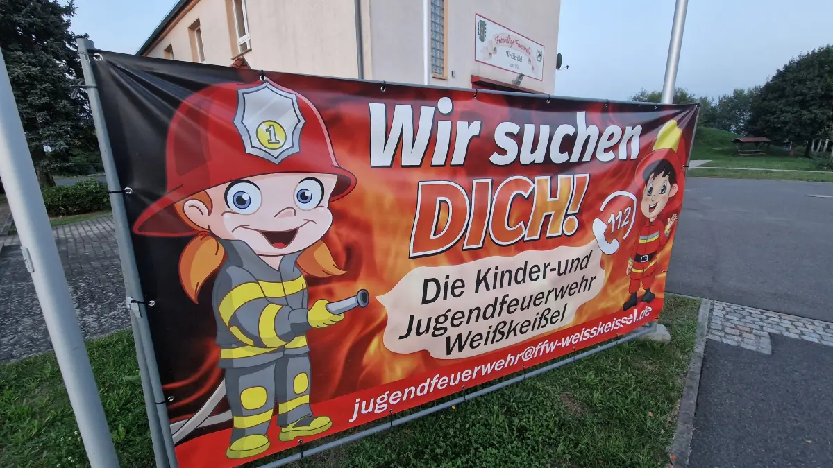 Mit Elan geht die Freiwillige Feuerwehr Weißkeißel in die Nachwuchsarbeit. Aber auch die aktive Abteilung hat gleich in der ersten Gemeinderatssitzung eine ganze Welle an neuer Aussattung bekommen.