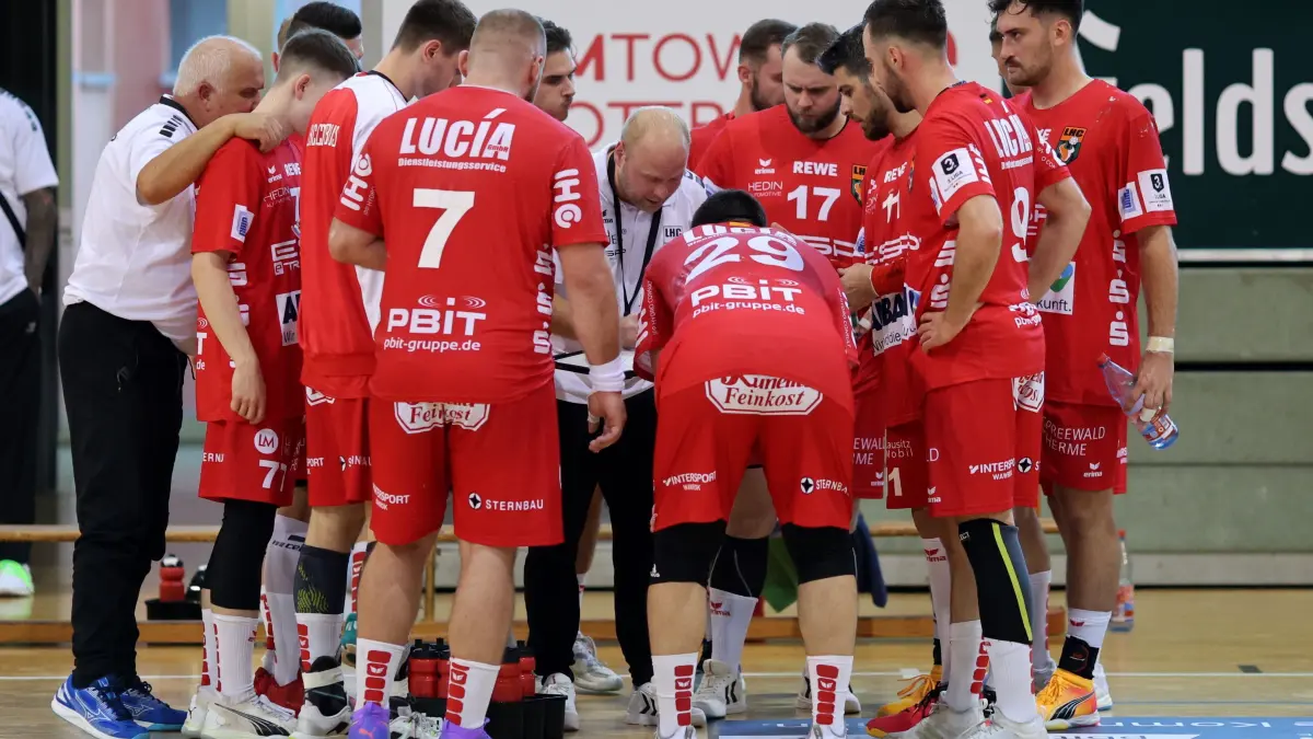 Handball 3. Liga LHC Cottbus - HSG Ostsee: Trainer Andy Nötzel (M.)