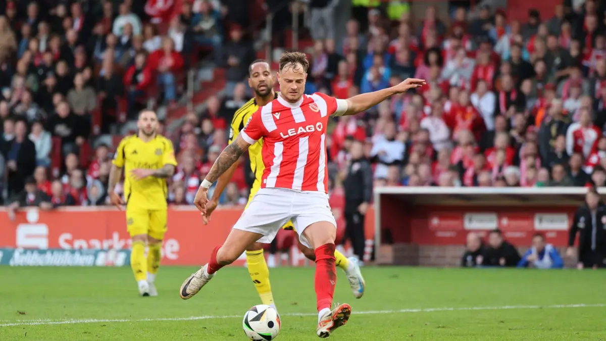 Fussball 3. Liga 2024/2025 FC Energie Cottbus - 1. FC Saarbrücken: 7 Timmy Thiele (Energie Cottbus) erziehlt seim viertes Tor imSpiel