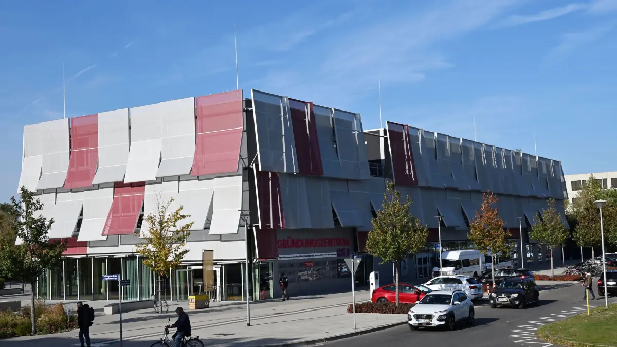 BTU Gründungszentrum Startblock B2 : Brandenburgische Technische Universität Cottbus-Senftenberg (BTU)
Zentral Campus
Gründungszentrum Startblock B2