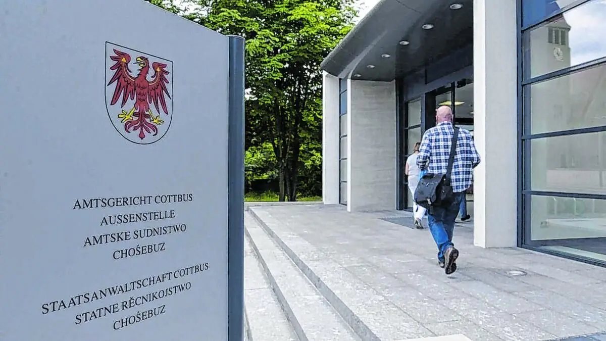 Vor dem Amtsgericht Cottbus wurden die Vorwürfe gegen den ehemaligen Bürgermeister verhandelt.