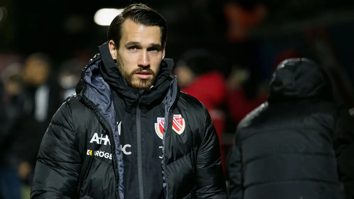 3. Liga - 2024/2025 - Viktoria K?ln vs. FC Energie Cottbus: K?ln, Deutschland 22. November 2024:
3. Liga - 2024/2025 - Viktoria K?ln vs. FC Energie Cottbus
Im Bild: Co-Trainer Jonas Hildebrandt (Energie Cottbus)
/// DFB regulations prohibit any use of photographs as image sequences and/or quasi-video. ///