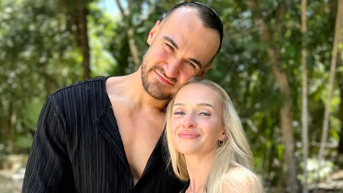 Der 28-Jährige Adrian mag es, die volle Kontrolle über Justyna zu haben.