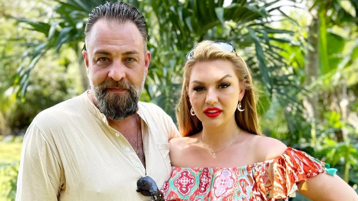Natalia würde gerne die Beziehung öffnen, da sie Monogamie auf Dauer langweilig findet.