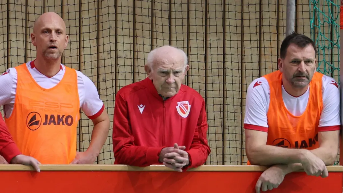 10r Bretterknaller des FC Energie Cottbus in der Lausitz-Arena Cottbus: Dr. Andreas Koch, Timo Rost, Ulrich Nikolinski, Detlef Irrgang