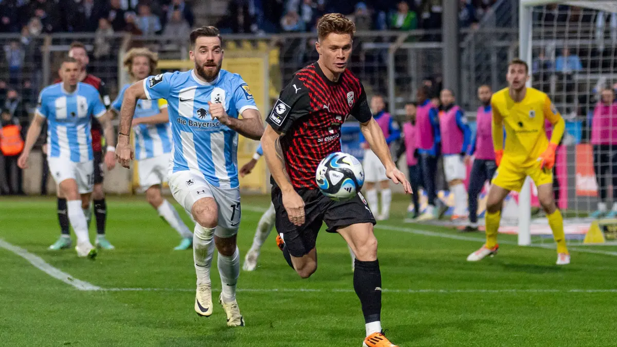 Sebastian Groenning vom FC Ingolstadt, hier im Spiel gegen 1860 München, steht vor einem Wechsel zu Hertha BSC.