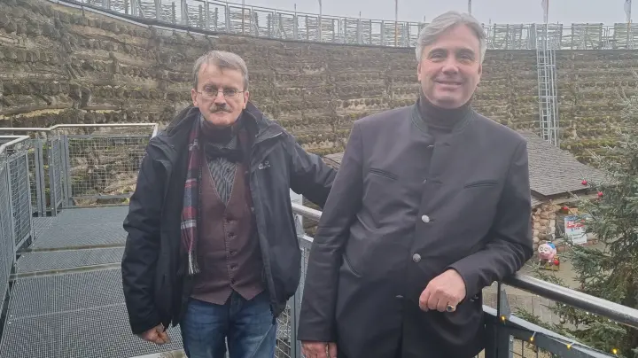 Jetzt spricht Betreiber David Chmelik über Haftbefehl gegen ihn