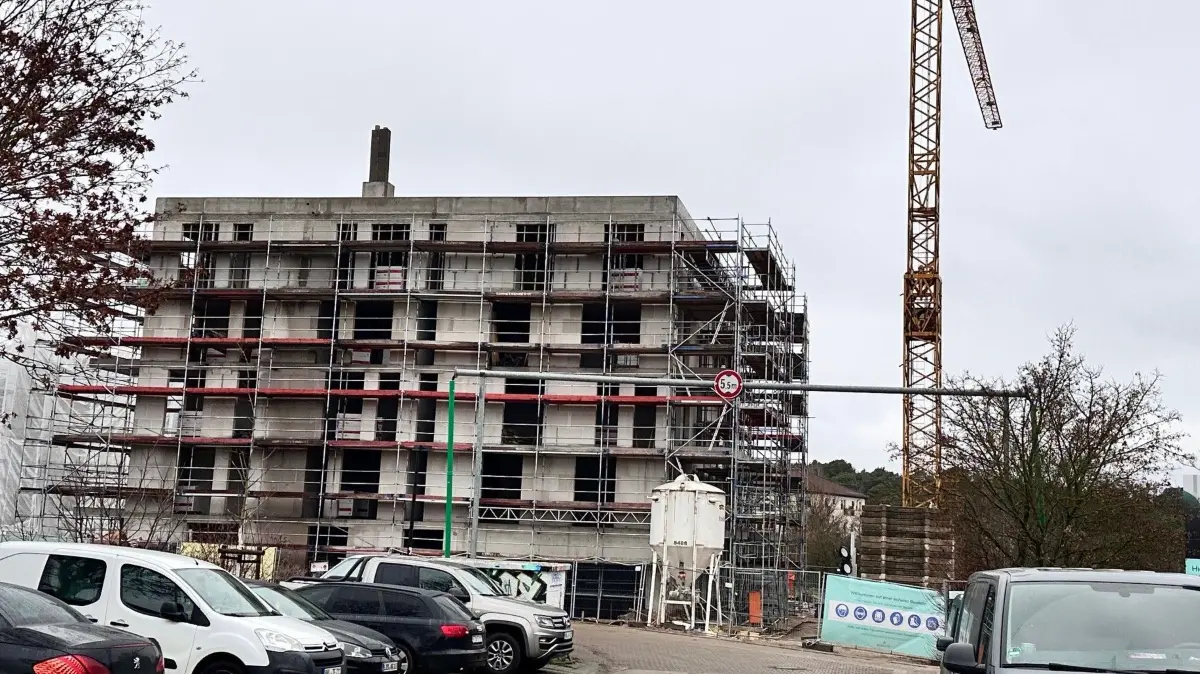 Das schwedische Unternehmen Bonava baut derzeit das Quartier Finkengarten als neue Siedlung. Umgeben von Wald und Wiesen, sollen hier zukünftig stolze Besitzer von Eigentumswohnungen die Natur genießen können.