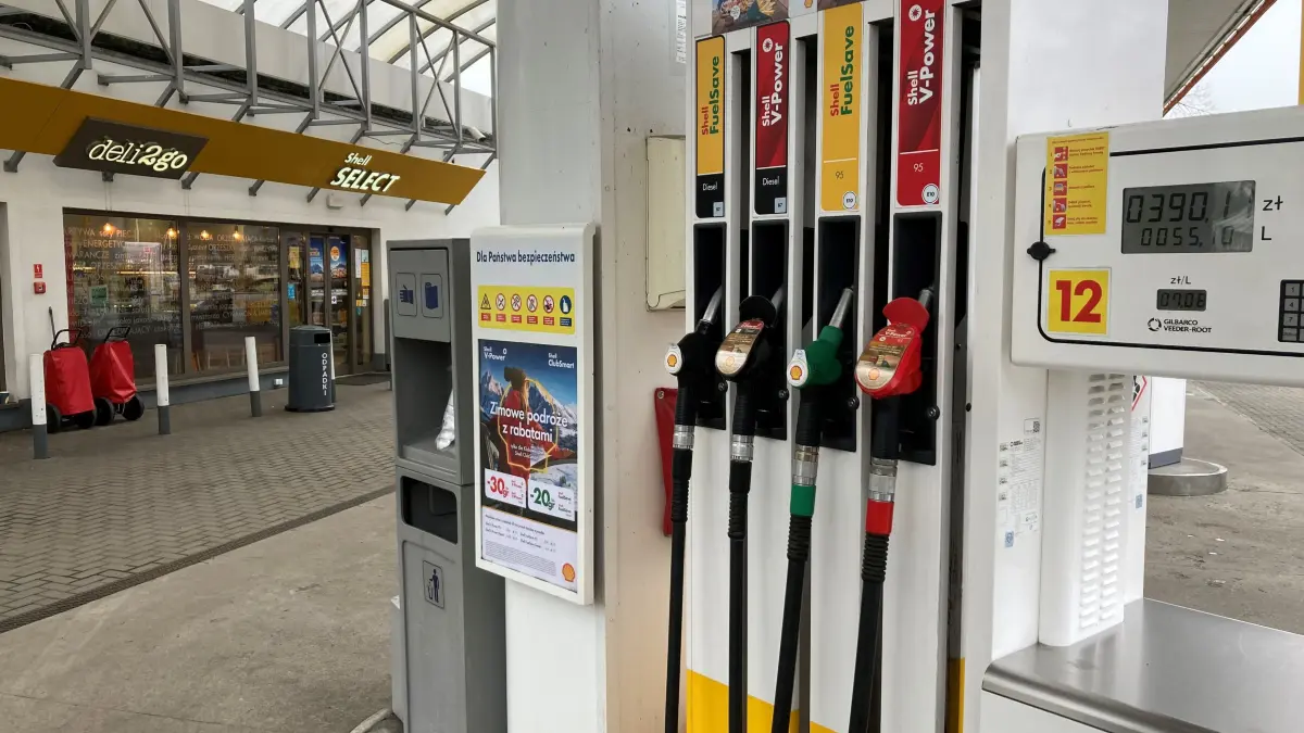 Die Shell-Tankstelle gleich hinter der Neißebrücke ist die erste Tankmöglichkeit in Gubin. Wer in Eile ist, nutzt diese Möglichkeit.