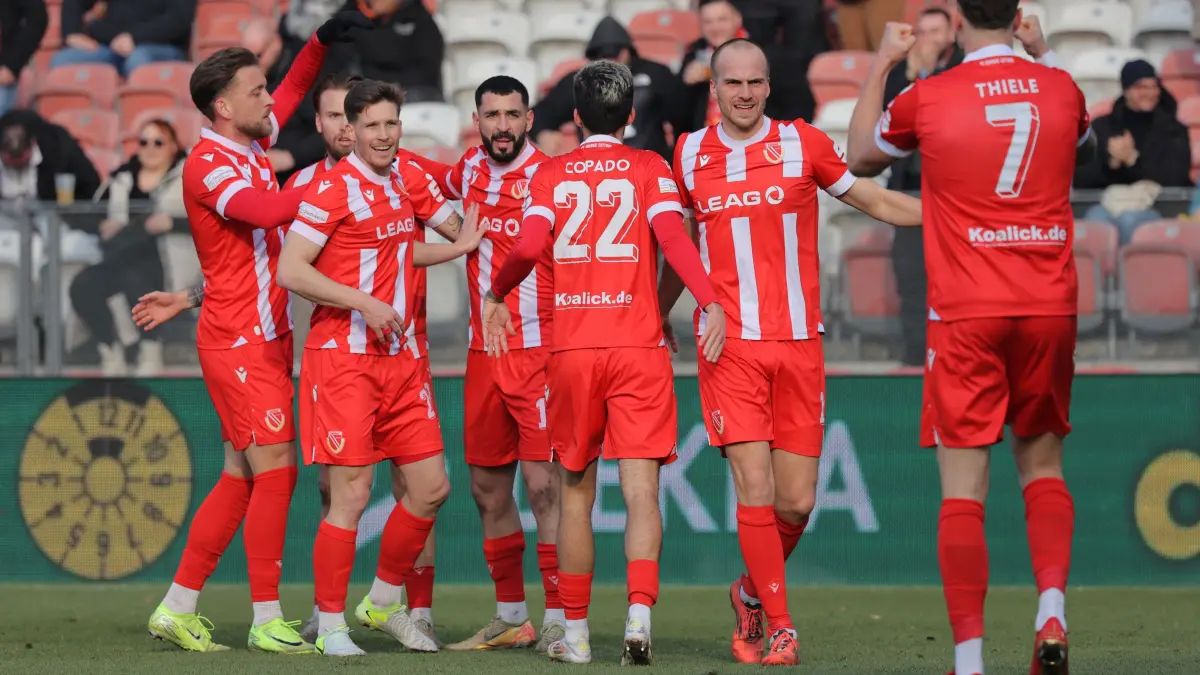 Fussball 3. Liga 2024/2025 FC Energie Cottbus - SV Wehen Wiesbaden: Cottbuser Torjubel