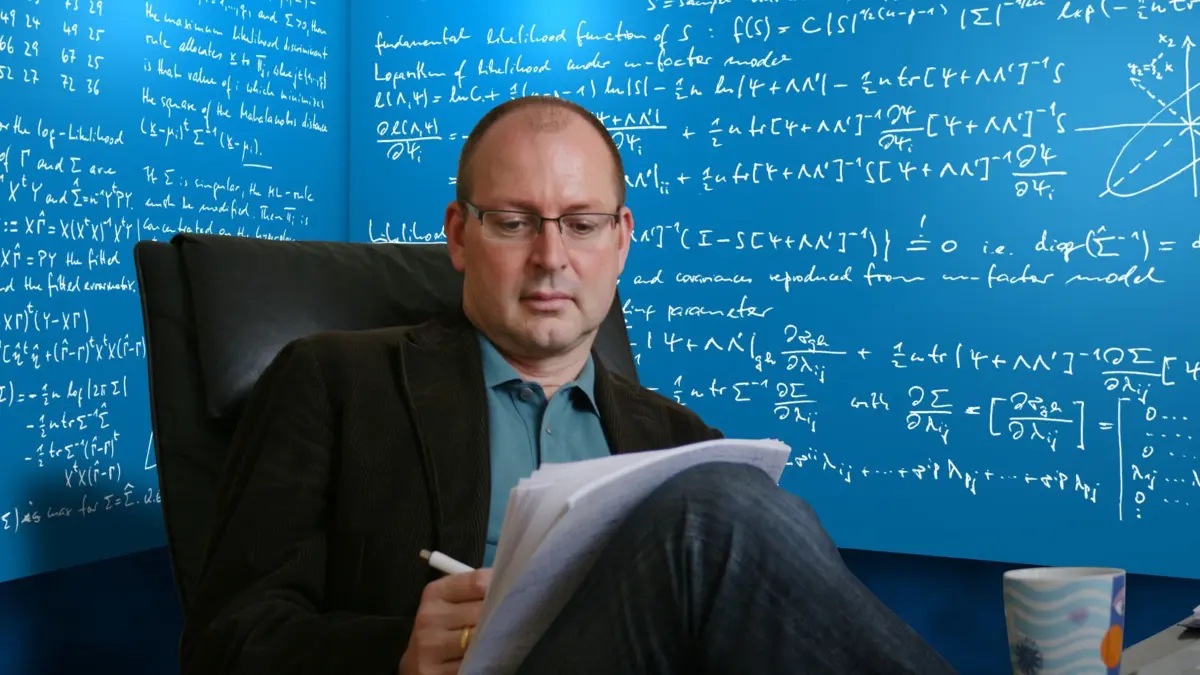 Leben in einem Raum von Zahlen, Variablen und Symbolen: Mathematik macht glücklich, sagt Christian Hesse.
