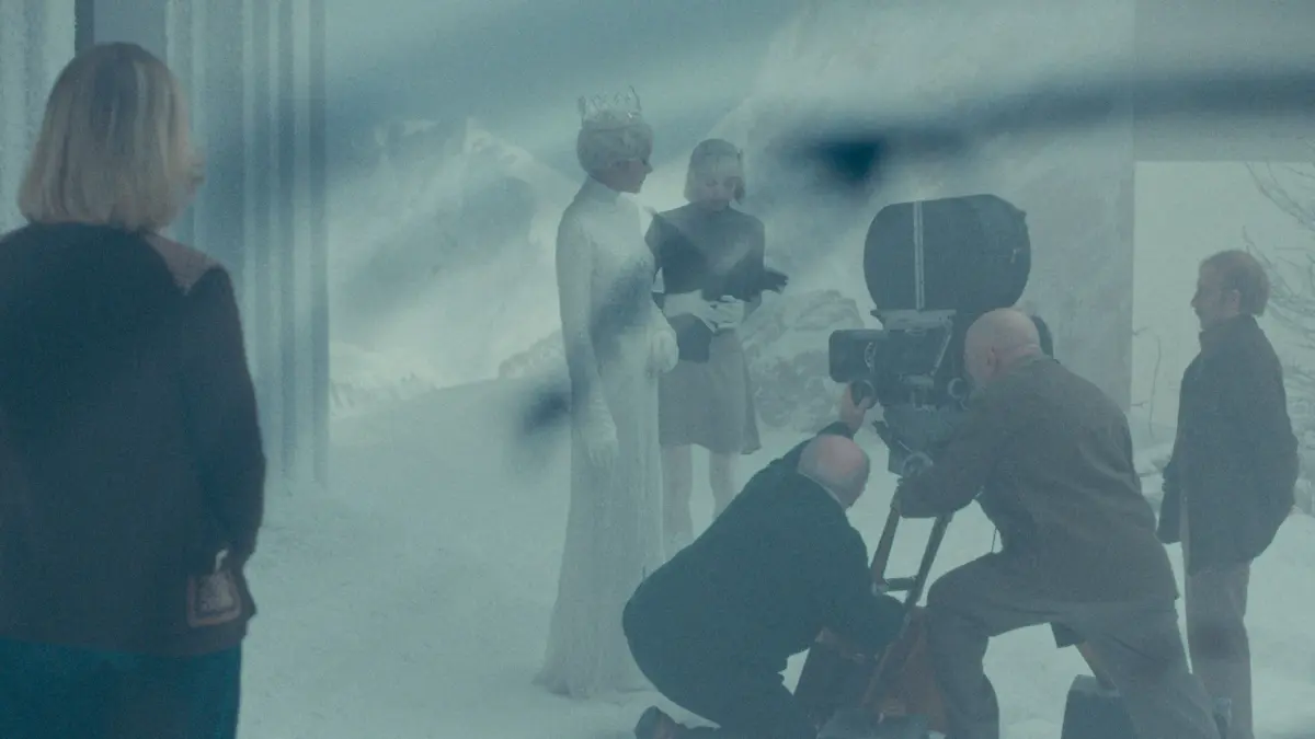 Marion Cotillard in La Tour de Glace