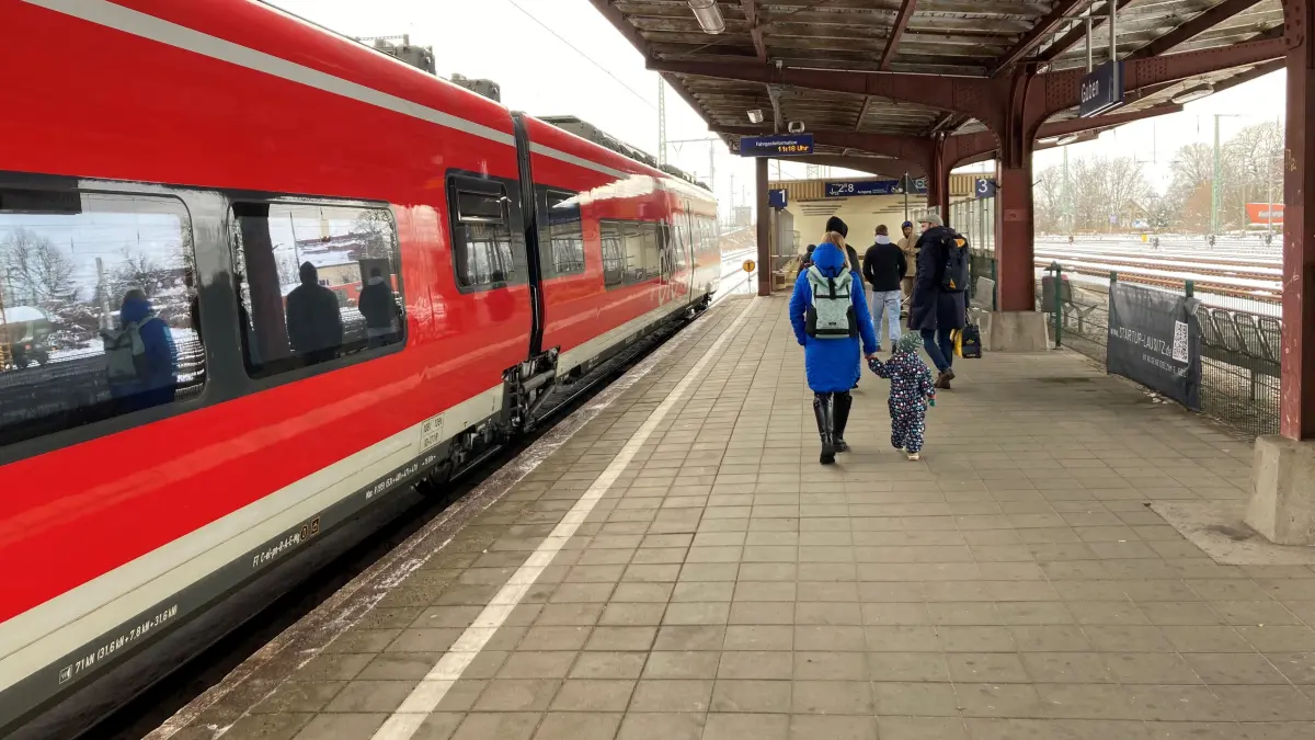 Der Bahnhof in Guben. Die Stadt befürchtet ab Sommer weitere Einschränkungen