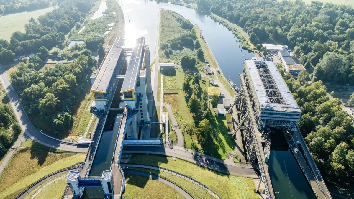 Schiffshebewerk Niederfinow: ARCHIV - 10.08.2024, Brandenburg, Cottbus: Hier wird ein Höhenunterschied von 36 Metern überwunden: Blick auf die Schiffshebewerke Niederfinow. (zu dpa: «Schiffshebewerk Niederfinow startet in Besuchersaison») Foto: Frank Hammerschmidt/dpa/dpa-tmn +++ dpa-Bildfunk +++