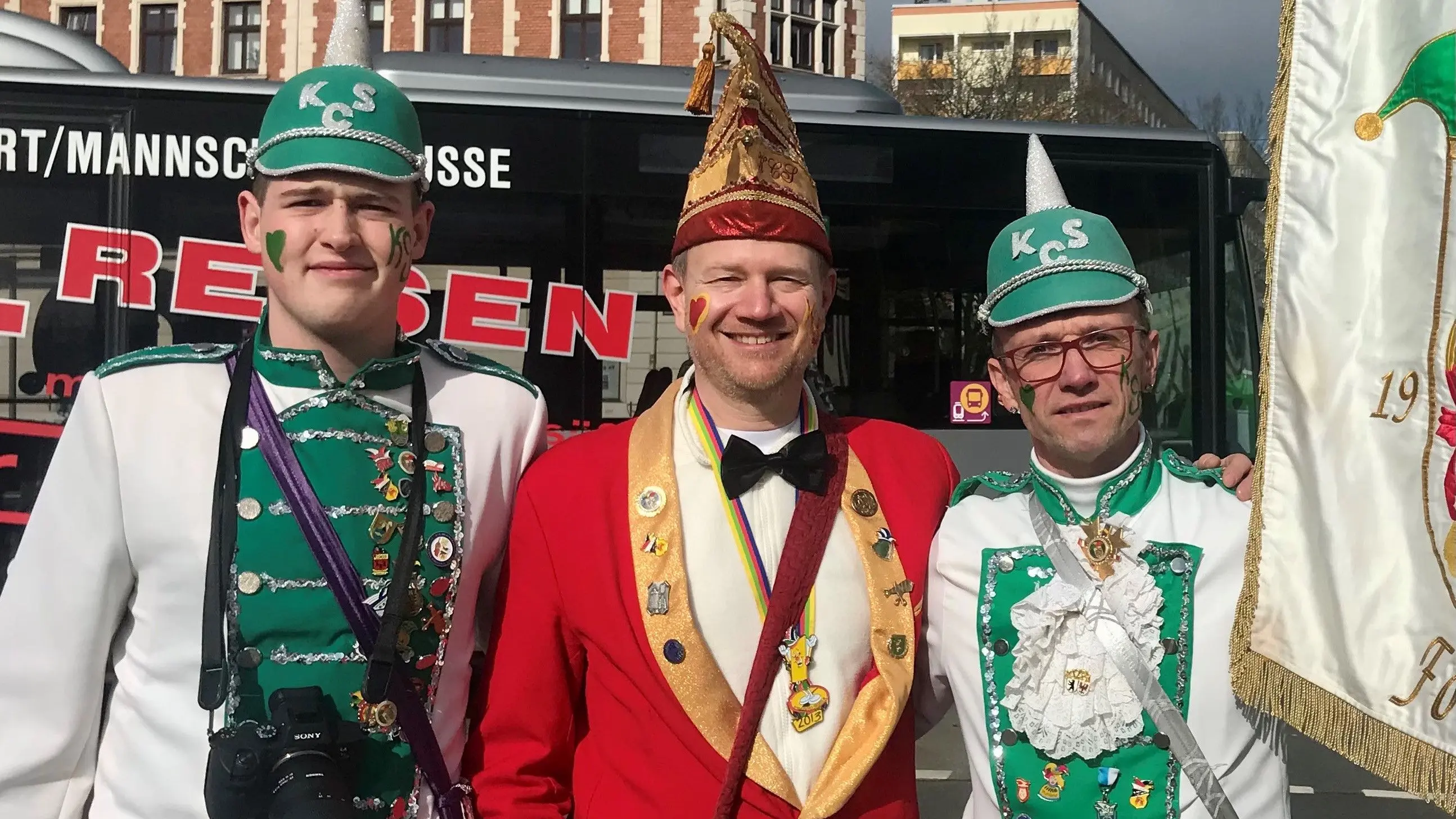 Karneval in Cottbus 2025: Parken, Poller, Polizei – so rollt der Zug