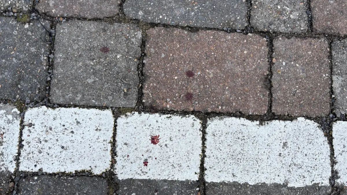 Blutspuren auf Parkplatz nach Raub in Lübben