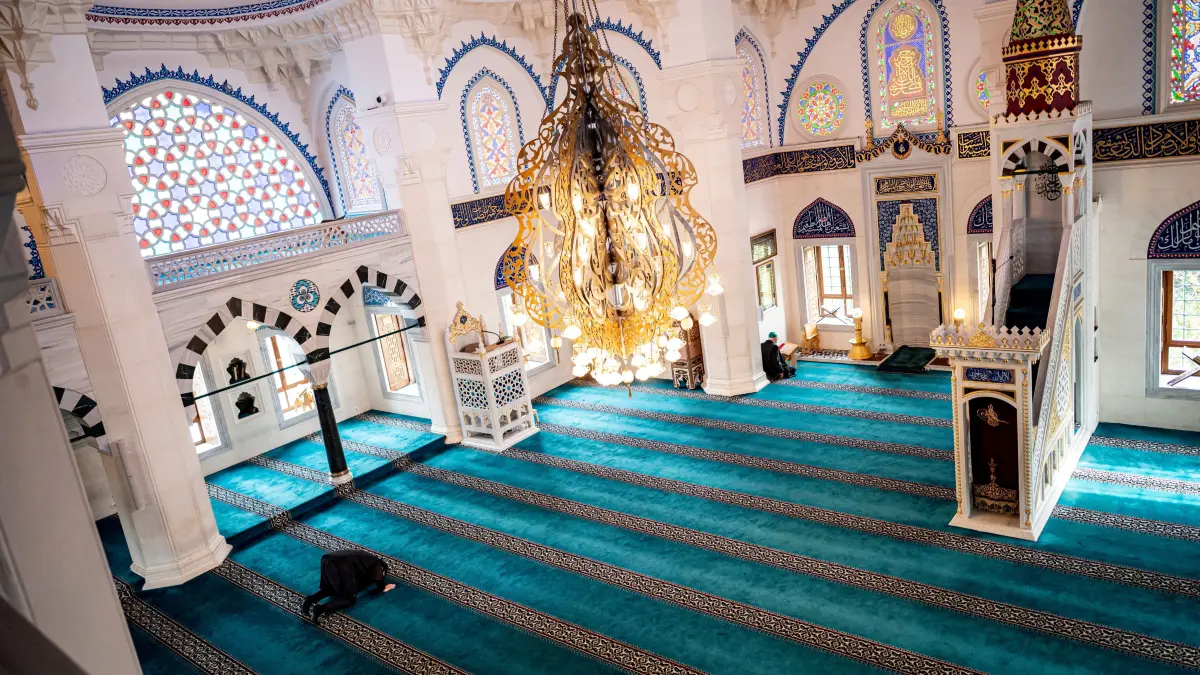 Auch in Duisburg wird der Ramadan 2025 begangen. Wann ist Iftar und wann sind die Gebetszeiten? Hier der Kalender.