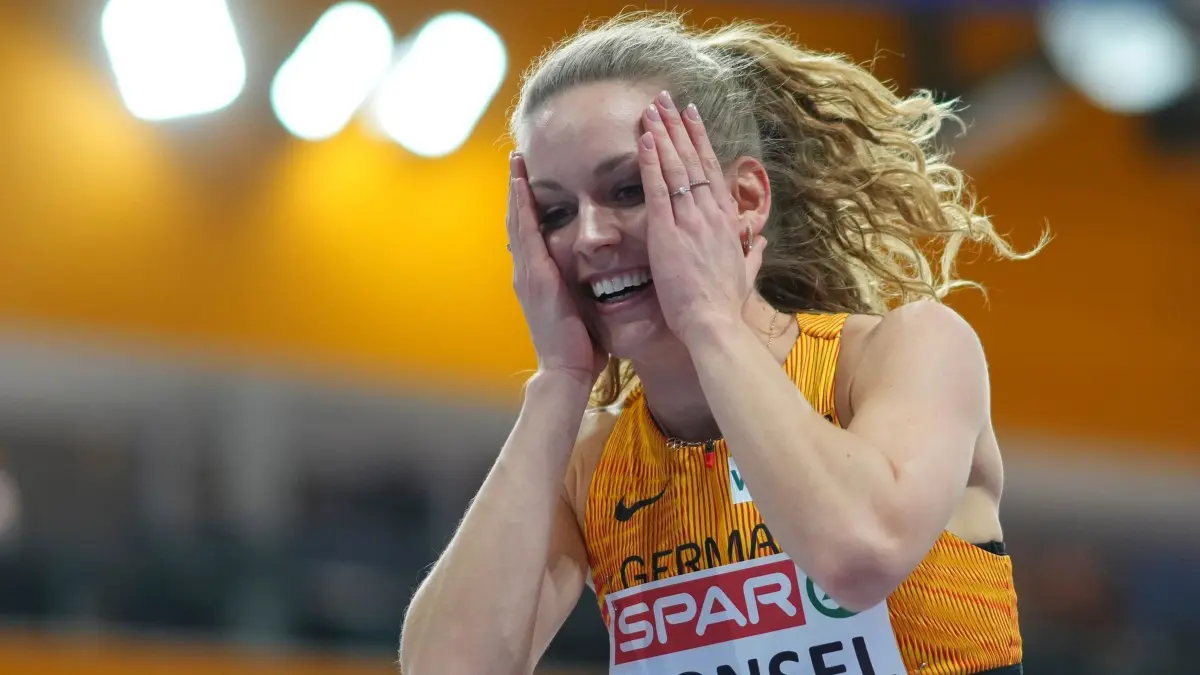 Leichtathletik/Halle: Europameisterschaft: 09.03.2025, Niederlande, Apeldoorn: Leichtathletik, Halle, Europameisterschaft. Christina Honsel aus Deutschland reagiert im Finale beim Hochsprung. Foto: Peter Dejong/AP/dpa +++ dpa-Bildfunk +++