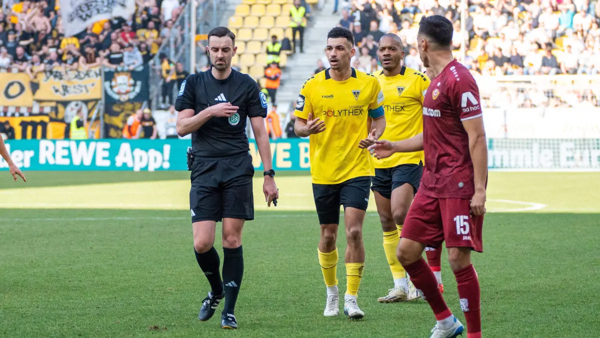 Foul an Niklas Castelle von Alemannia Aachen? Der Schiedsrichter gab im Spiel gegen Dynamo Dresden keinen Elfmeter.