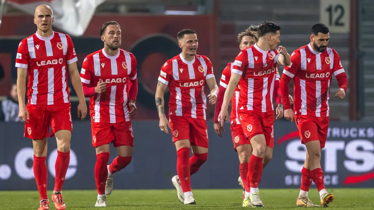 3. Liga Saison 2024/25 FC Energie Cottbus vs. Hannover 96 II: 3. Liga Saison 2024/25 FC Energie Cottbus vs. Hannover 96 II: Jubel nach dem 1:0
(Wichtiger Hinweis: Der DFB untersagt die Verwendung von Sequenzbildern im Internet und in Online-Medien während des Spiels (einschließlich Halbzeit). Sperrfrist! Der DFB erlaubt die Publikation und Weiterverwertung der Bilder auf mobilfunkfähigen Endgeräten (insbesondere MMS) und über DVB-H und DMB erst nach Spielende.)