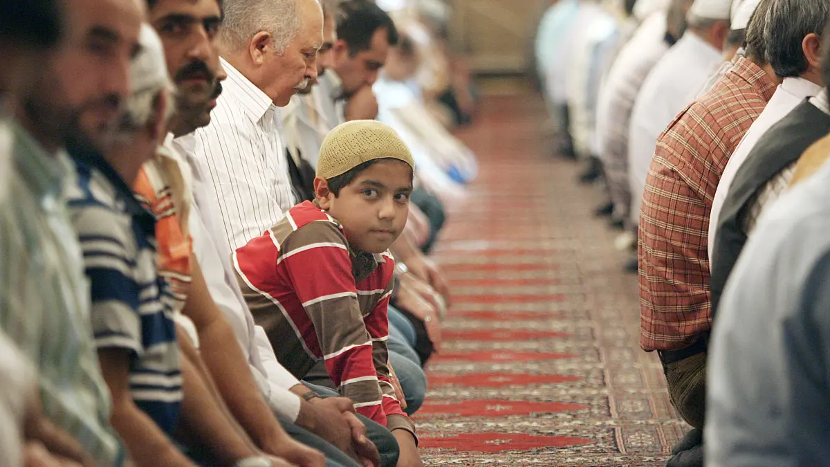 Wann sind während des Ramadan 2025 in Köln die Gebetszeiten? Hier der Kalender im Überblick.