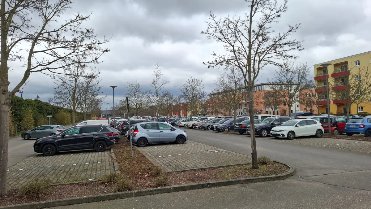 P+R-Parkplatz am Lübbener Bahnhof soll gebührenpflichtig werden