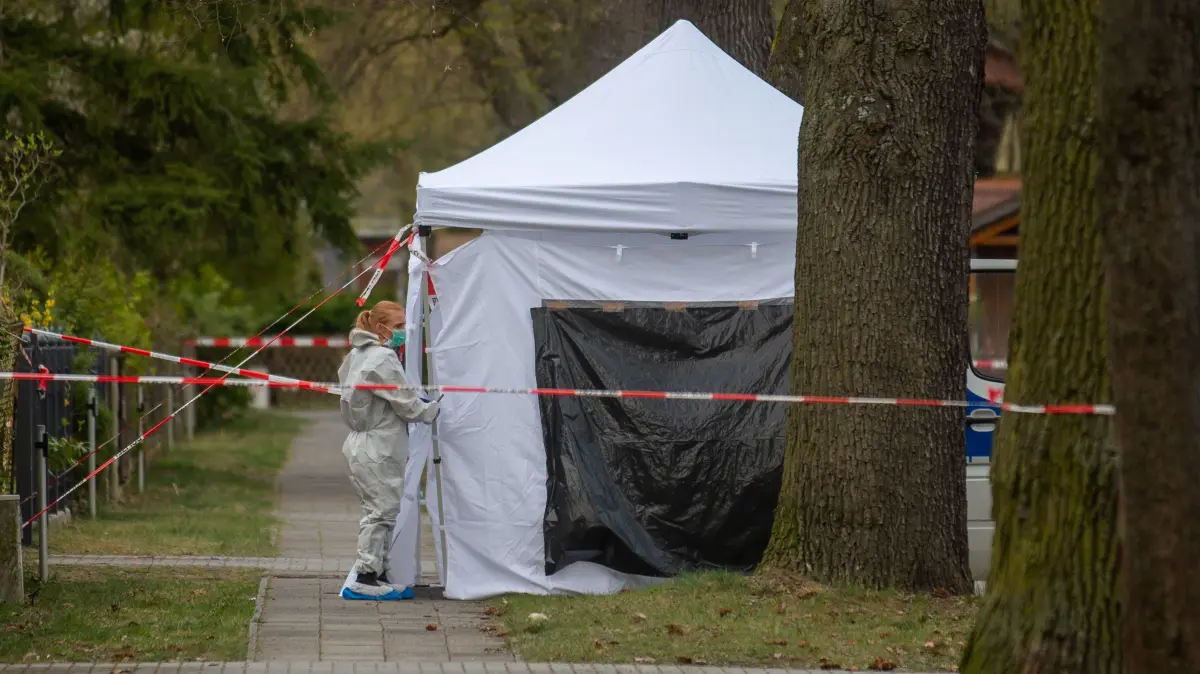 Die Lessingstraße war komplett gesperrt. Ein Zelt wurde aufgebaut.