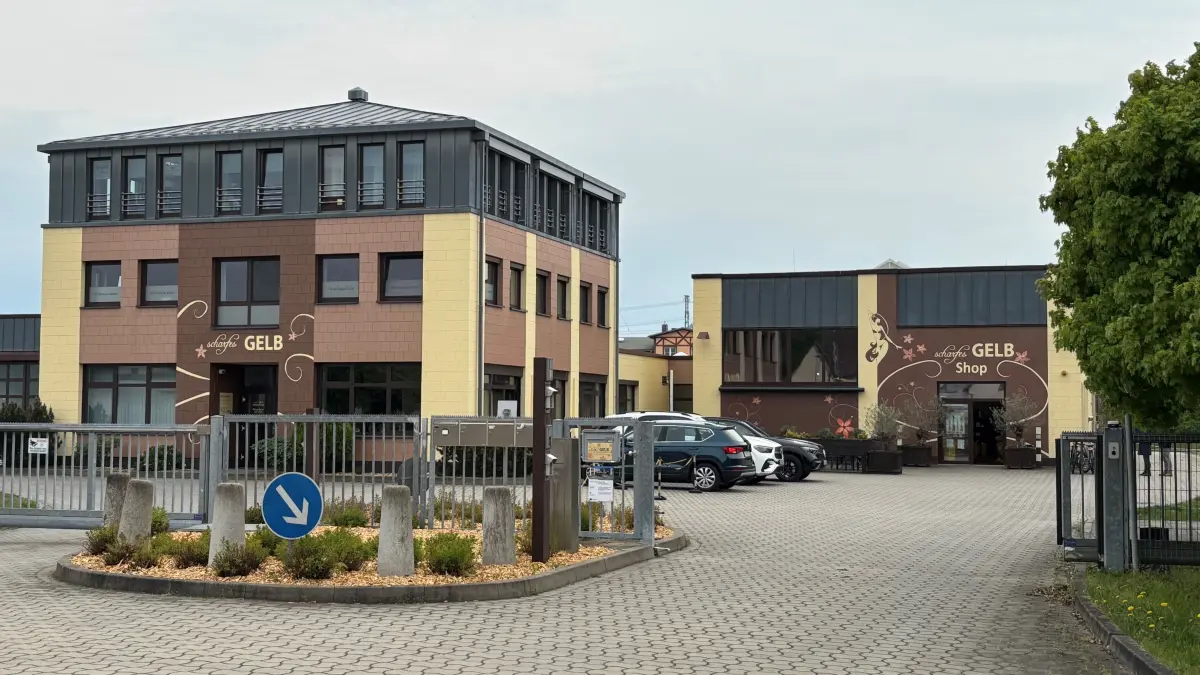 Das Firmengelände von scharfesGelb in Senftenberg wird am 1. Mai zur Partymeile. Gefeiert wird der 15. Geburtstag mit vielen Überraschungen für die Gäste.