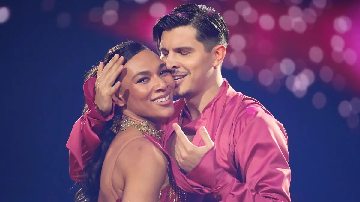 Marie Mouroum erhielt insgesamt die wenigsten Punkte und flog mit Alexandru Ionel in Folge 10 aus der Show.
