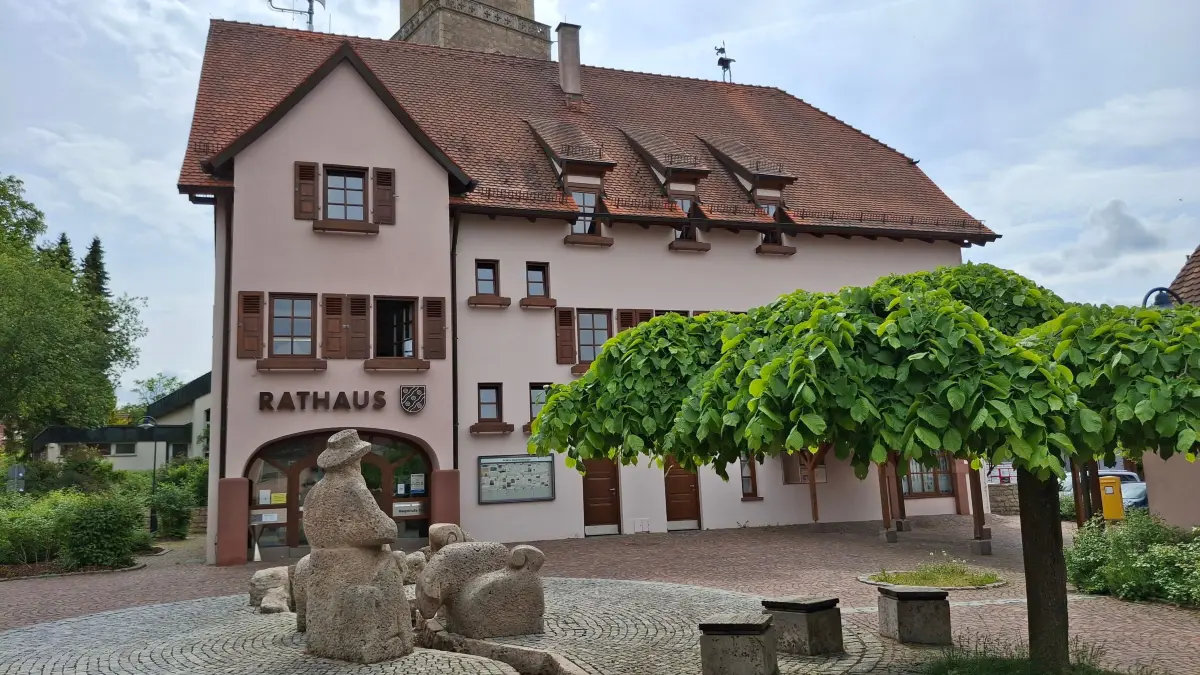 Das Starzacher Rathaus in Bierlingen