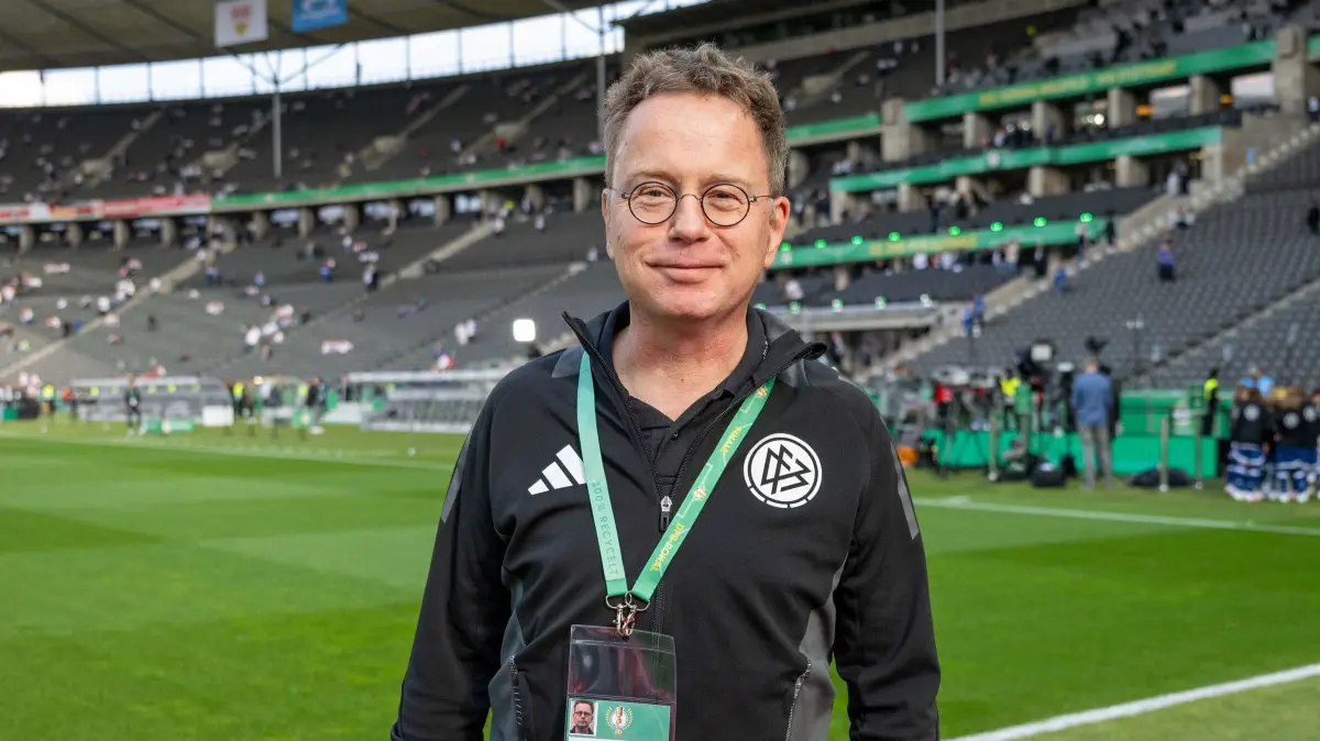 DFB-Pokal-Finale 2025: Bielefeld - Stuttgart : Fußball, Herren, Saison 2024/2025, 82. Finale um den DFB-Pokal in Berlin, Arminia Bielefeld - VfB Stuttgart (2:4), Alex Feuerherdt (Leiter Kommunikation und Medienarbeit der DFB Schiri GmbH), 24.05. 2025, Foto: Matthias Koch