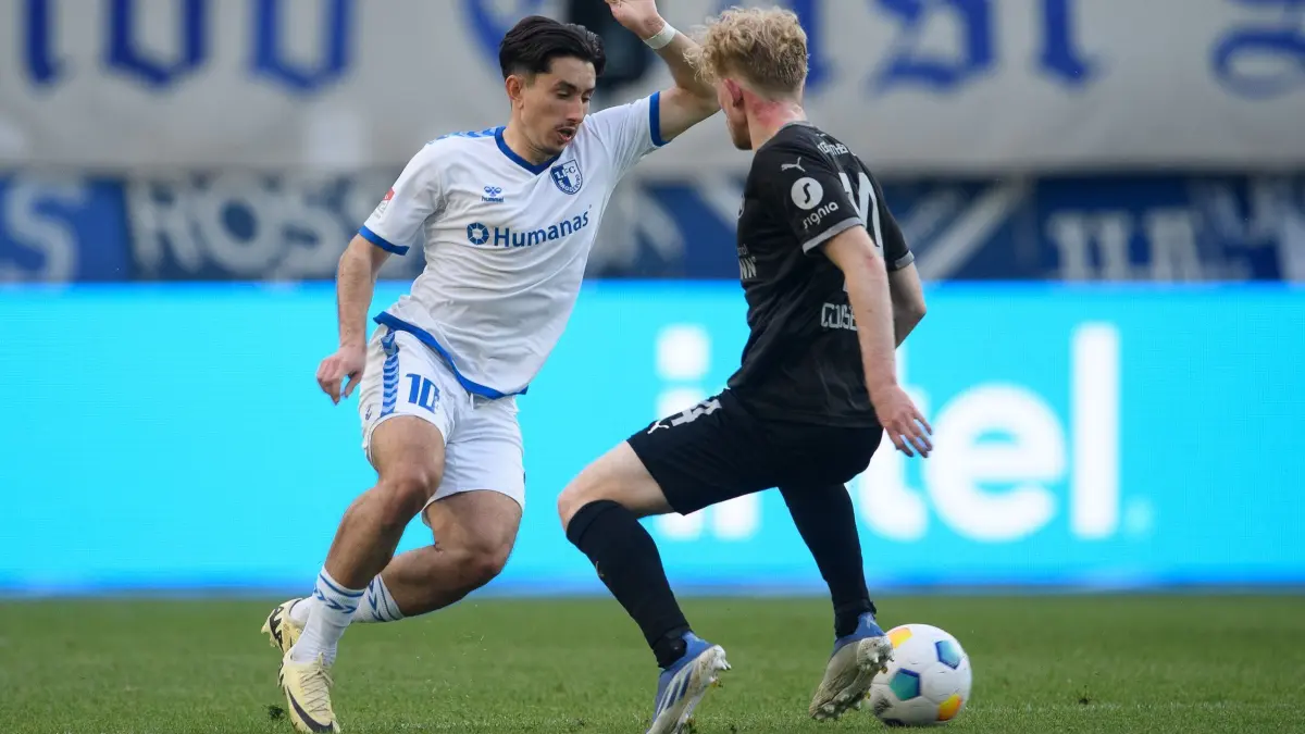 Jason Ceka: ARCHIV - 10.05.2024, Sachsen-Anhalt, Magdeburg: Fußball: 2. Bundesliga, 1. FC Magdeburg - SpVgg Greuther Fürth, 33. Spieltag, MDCC-Arena. Magdeburgs Jason Ceka (l) spielt gegen Fürths Jomaine Consbruch. (zu dpa: «Elversberg holt Offensivmann Ceka aus Magdeburg») Foto: Swen Pförtner/dpa +++ dpa-Bildfunk +++