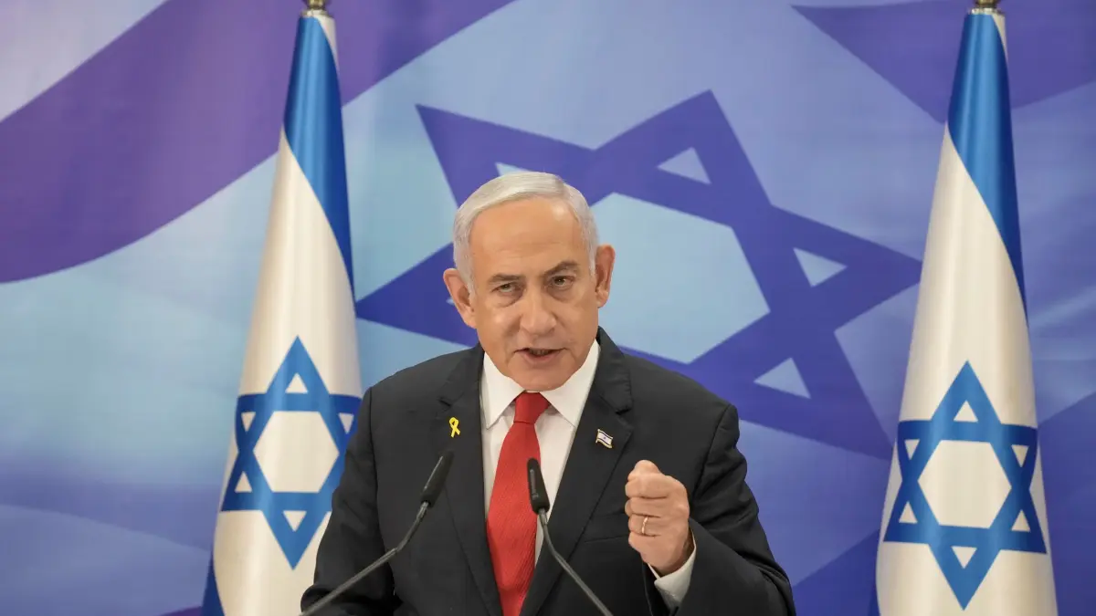 Pressekonferenz von Netanjahu: ARCHIV - 09.12.2024, Israel, Jerusalem: Der israelische Ministerpräsident Benjamin Netanjahu spricht während einer Pressekonferenz in Jerusalem. (zu dpa: «Wachsende Sorge vor Konflikt mit dem Iran») Foto: Maya Alleruzzo/AP/dpa +++ dpa-Bildfunk +++