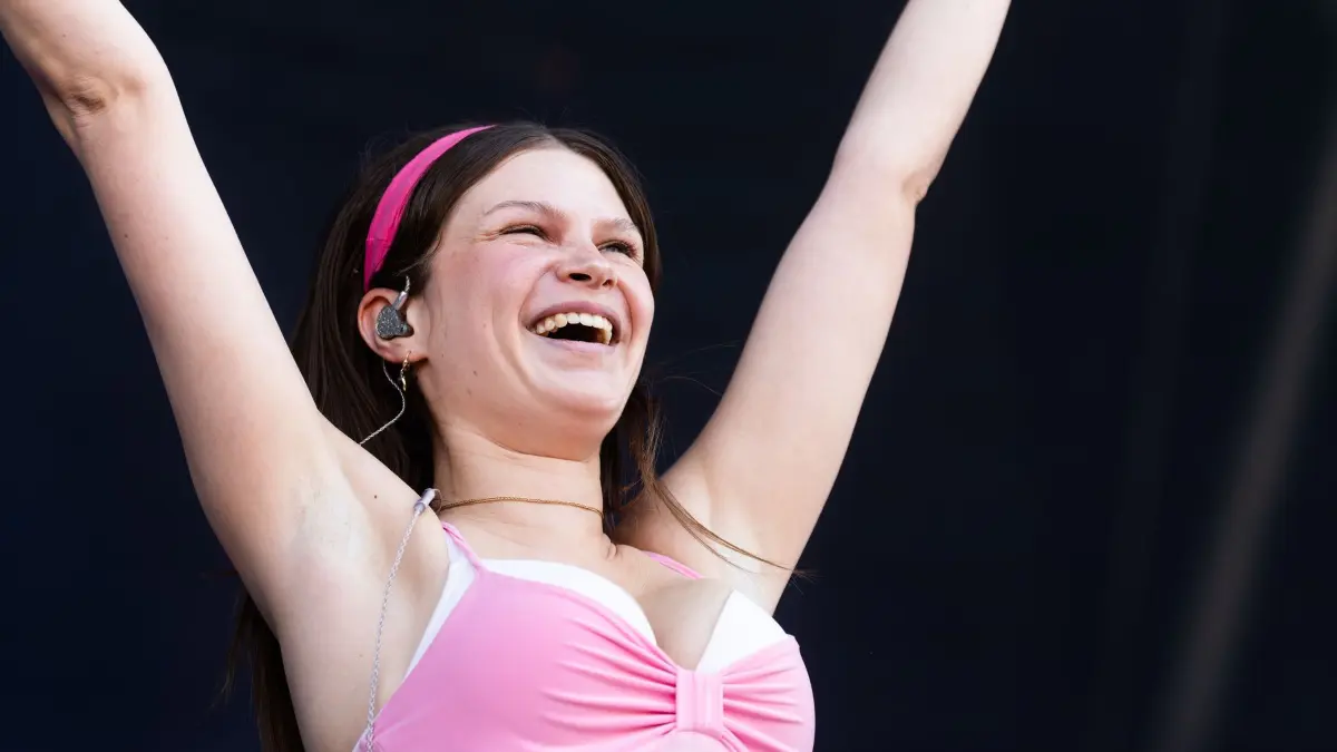 Southside Festival: 20.06.2025, Baden-Württemberg, Neuhausen ob Eck: Ikkimel tritt auf dem Southside Festival auf. Insgesamt werden rund 60.000 Besucher erwartet. Das Festival zählt zu den größten deutschen Open-Air-Festivals. Foto: Philipp von Ditfurth/dpa +++ dpa-Bildfunk +++