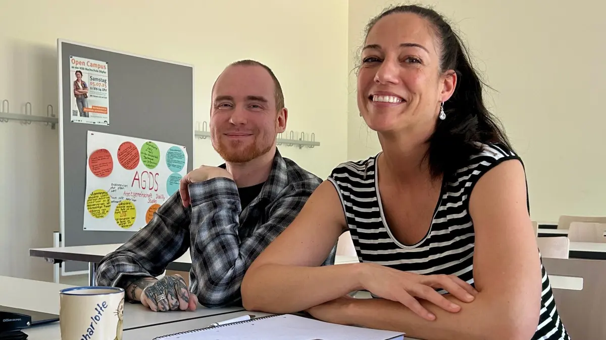Florian Gruhn und Nina Priebe studieren an der Hochschule Döpfer, einer Privathochschule, in Potsdam. Die kleinen Gruppengrößen sind nicht die einzigen Vorteile.