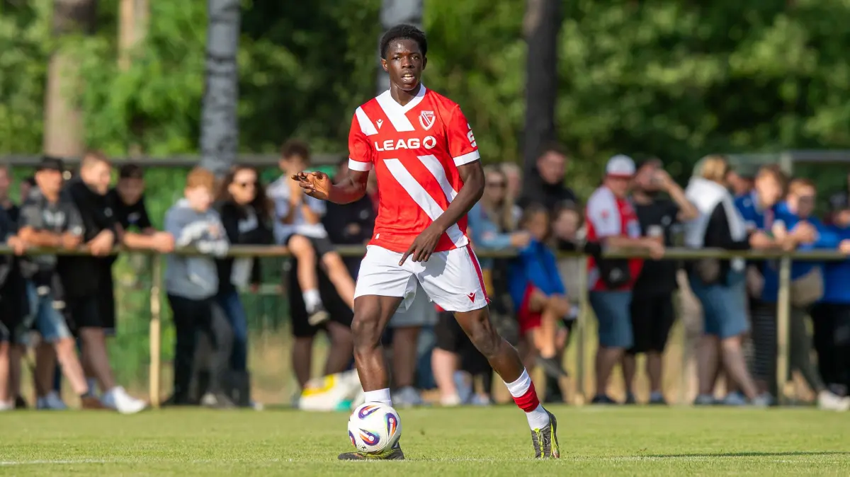 Testspiel Wacker Schönwalde - Energie Cottbus 2025/26: Fussball, Herren, Saison 2025/26, Testspiel, SV Wacker 21 Schönwalde - FC Energie Cottbus, Joel Kwarteng Awuah (Energie Cottbus), 27.06. 2025, Foto: Sebastian Räppold / Matthias Koch