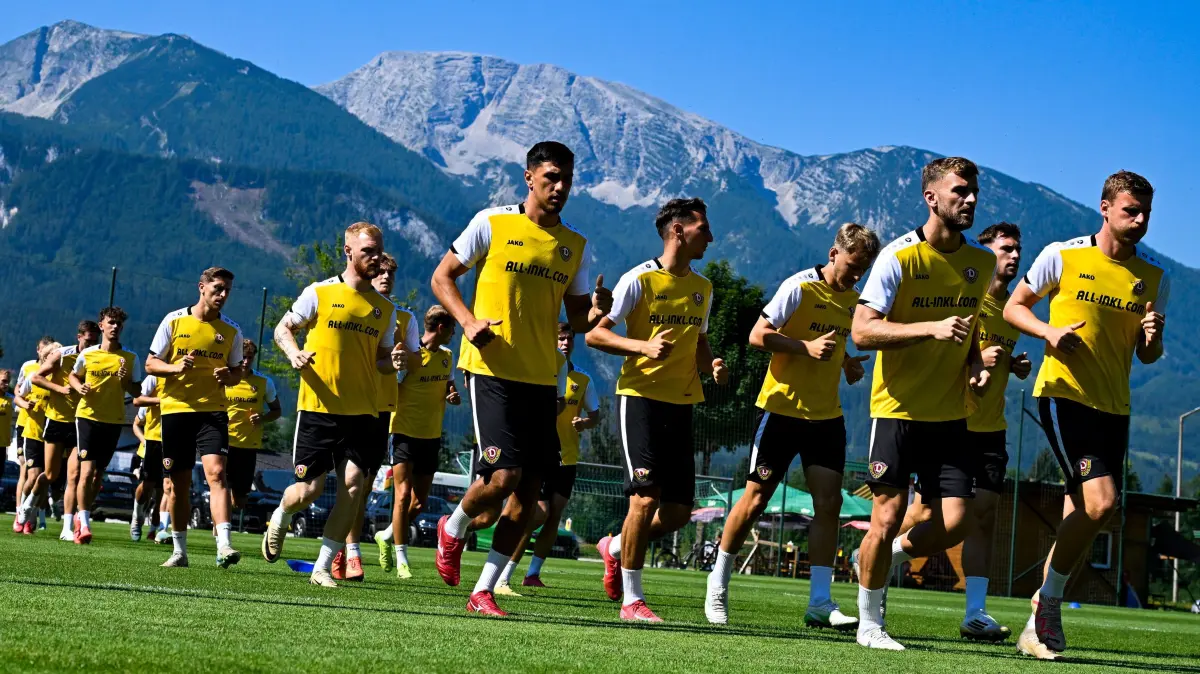 Foto zeigt: Mannschaftslauf Berge
Datum: 020725
Dynamo Dresden 2.Liga Sommertrainingslager Windischgarsten 29.6. bis 6.7.2025 4. Tag
