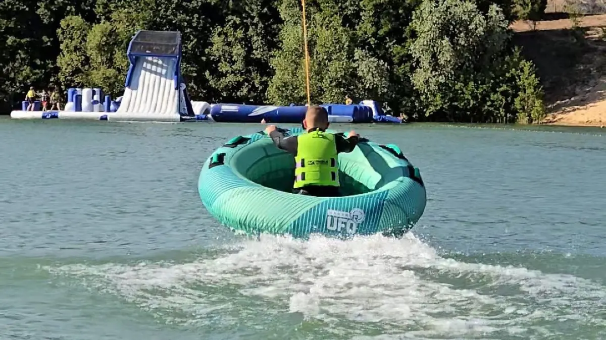 Im Wasserskipark Zossen gibt es auch eine Übungstrecke für Kinder.