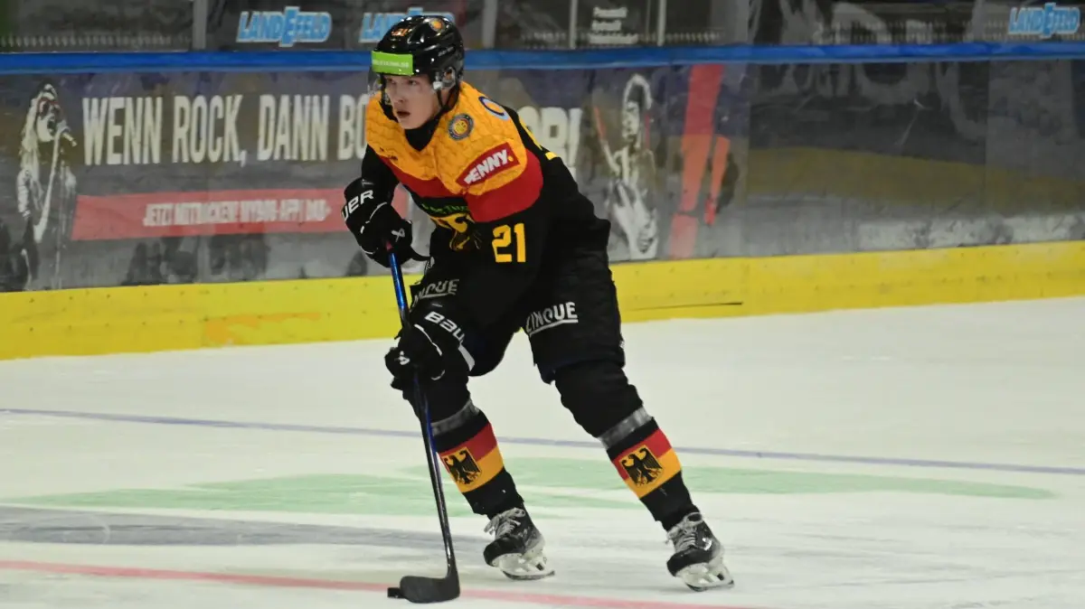Deutschland - SVK: 31.07.2025 xkhx Kassel, Probonio Arena Eishockey U20-Männer-Nationalmannschaft 2-Nationen-Vergleich Deutschland - Slowakei Sager, Clemens 21, GER U20 *** 31 07 2025 xkhx Kassel, Probonio Arena Ice Hockey U20 Men National Team 2 Nations Comparison Germany Slovakia Sager, Clemens 21, GER U20