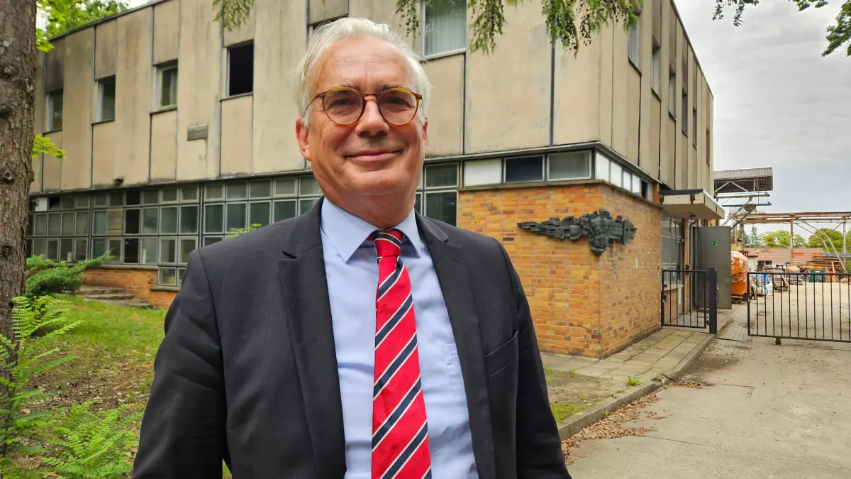 Jan Gärtner versucht als Insolvenzverwalter der Kunstgießerei in Lauchhammer, den Laden zusammenzuhalten.