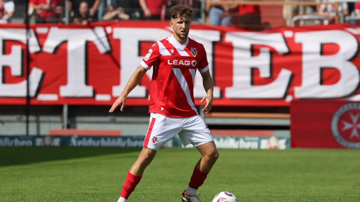 Fussball 3. Liga 2025/2026 FC Energie Cottbus - FC Ingolstadt: 4 Tim Campulka (Energie Cottbus)