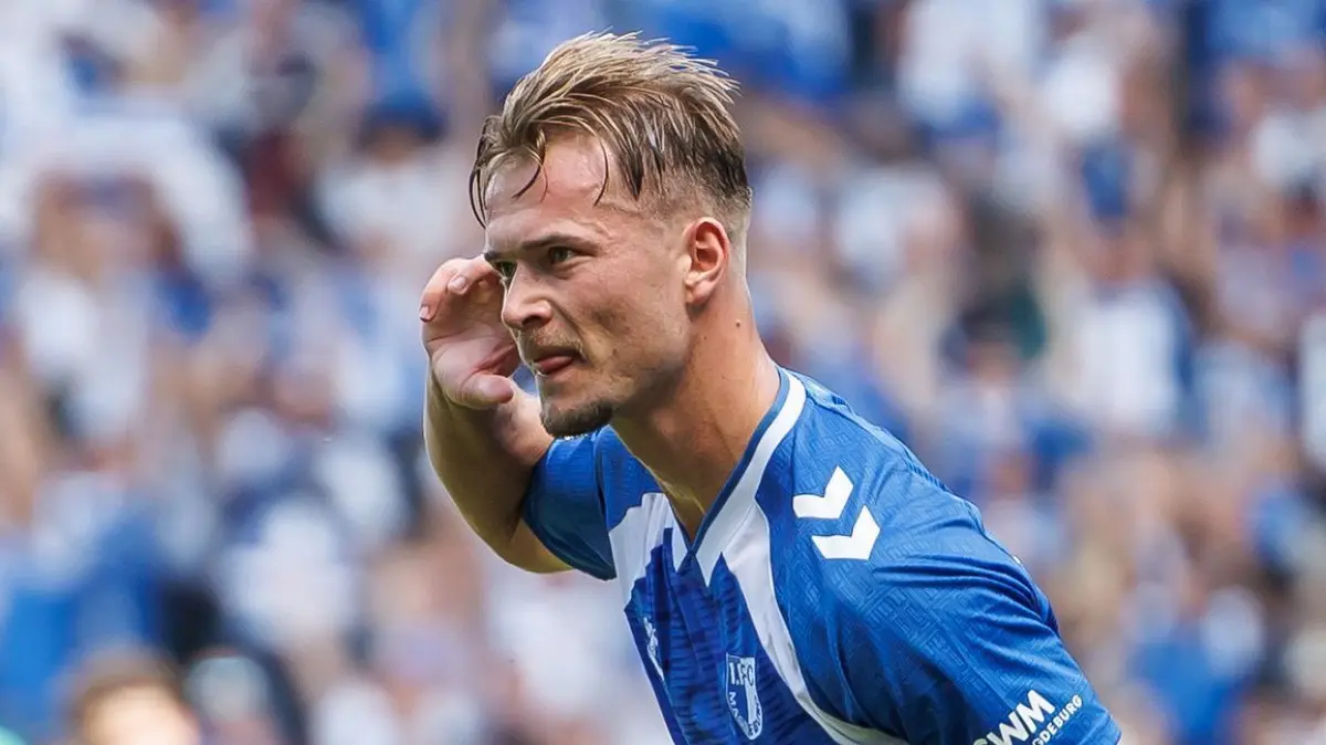 1. FC Magdeburg - SpVgg Greuther Fürth: 31.08.2025, Sachsen-Anhalt, Magdeburg: Fußball: 2. Bundesliga, 1. FC Magdeburg - SpVgg Greuther Fürth, 4. Spieltag, Avnet Arena. Alexander Ahl-Holmström (1. FC Magdeburg) jubelt nach seinem Treffer zum 1:1. Foto: Andreas Gora/dpa - WICHTIGER HINWEIS: Gemäß den Vorgaben der DFL Deutsche Fußball Liga bzw. des DFB Deutscher Fußball-Bund ist es untersagt, in dem Stadion und/oder vom Spiel angefertigte Fotoaufnahmen in Form von Sequenzbildern und/oder videoähnlichen Fotostrecken zu verwerten bzw. verwerten zu lassen. +++ dpa-Bildfunk +++