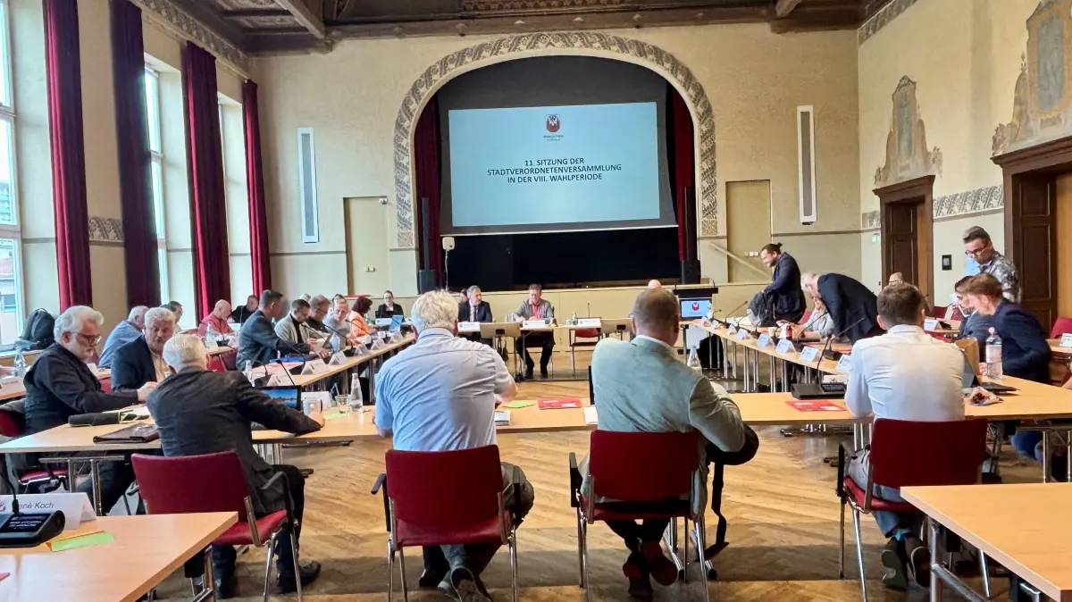 Die Cottbuser Stadtverordnetenversammlung tagt am Mittwoch (24. September 2025) erstmals nach der Sommerpause wieder im Stadthaus.