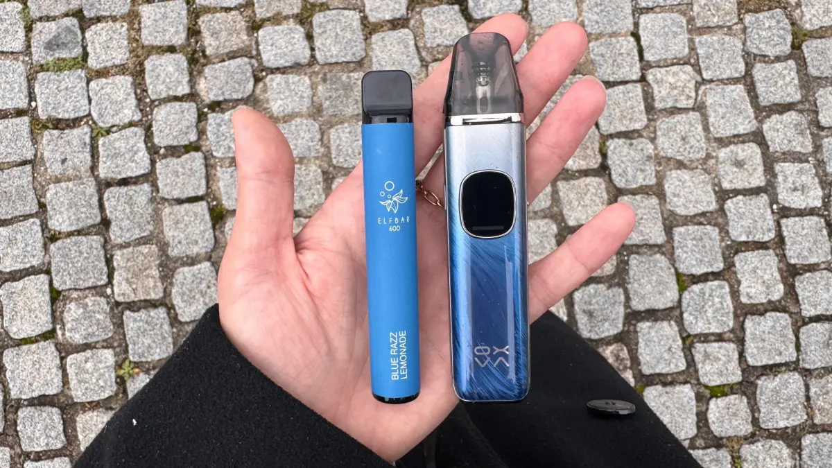 E-Zigaretten - sogenannte Vapes - sind auch auf Schulhöfen immer beliebter (Symbol-Foto).